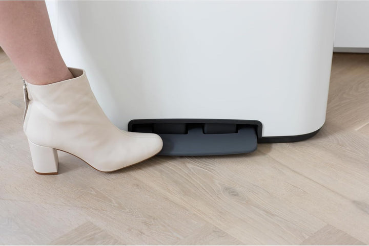 Brabantia Bo Treteimer 11 plus 23 L Abfalleimer, Metall, Weiss, 54 x 36.5 x 44 cm, 1 Einheiten