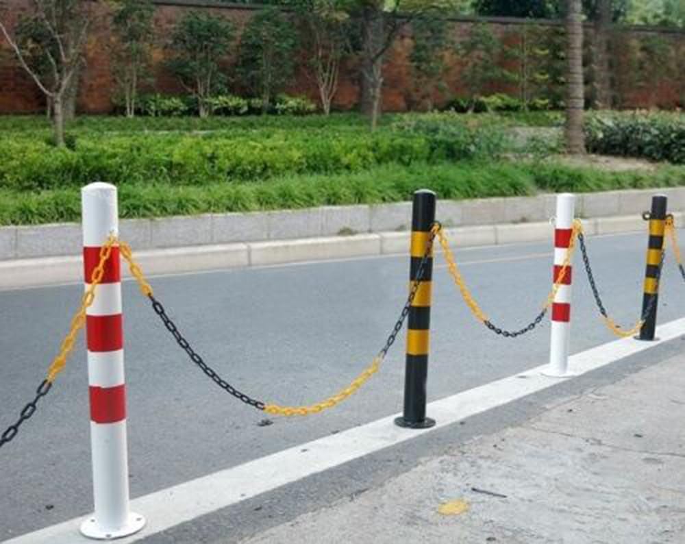 Absperrpfosten Metall Rot-Weiss Ø76mm H750mm 2 Ösen zum Stahl Robust Standfuss Stabil Park Poller Se