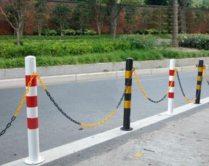 Absperrpfosten Metall Rot-Weiss Ø76mm H750mm 2 Ösen zum Stahl Robust Standfuss Stabil Park Poller Se