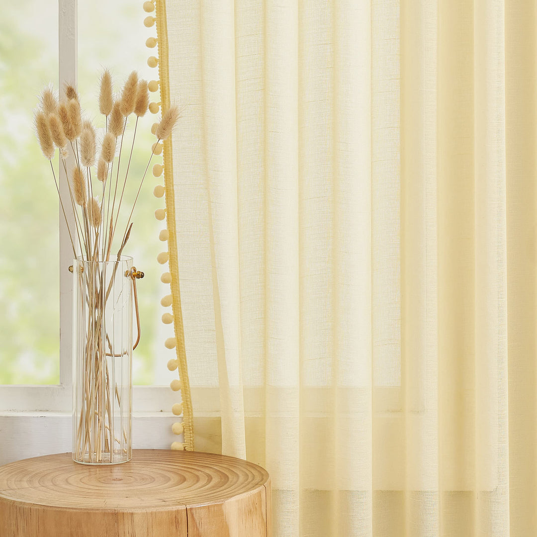 Treatmentex Boho-Gardinen aus transparentem Voile, mit Pompons und Quasten verziert, Ösenvorhang f