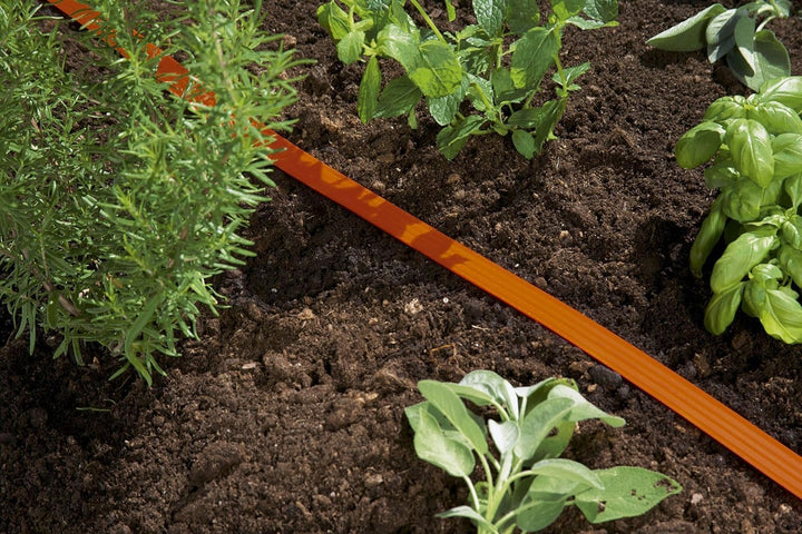 Gardena Schlauch-Regner: Sprühregner für schmale Beete und Zonen, pflanzenschonender feiner Sprühneb