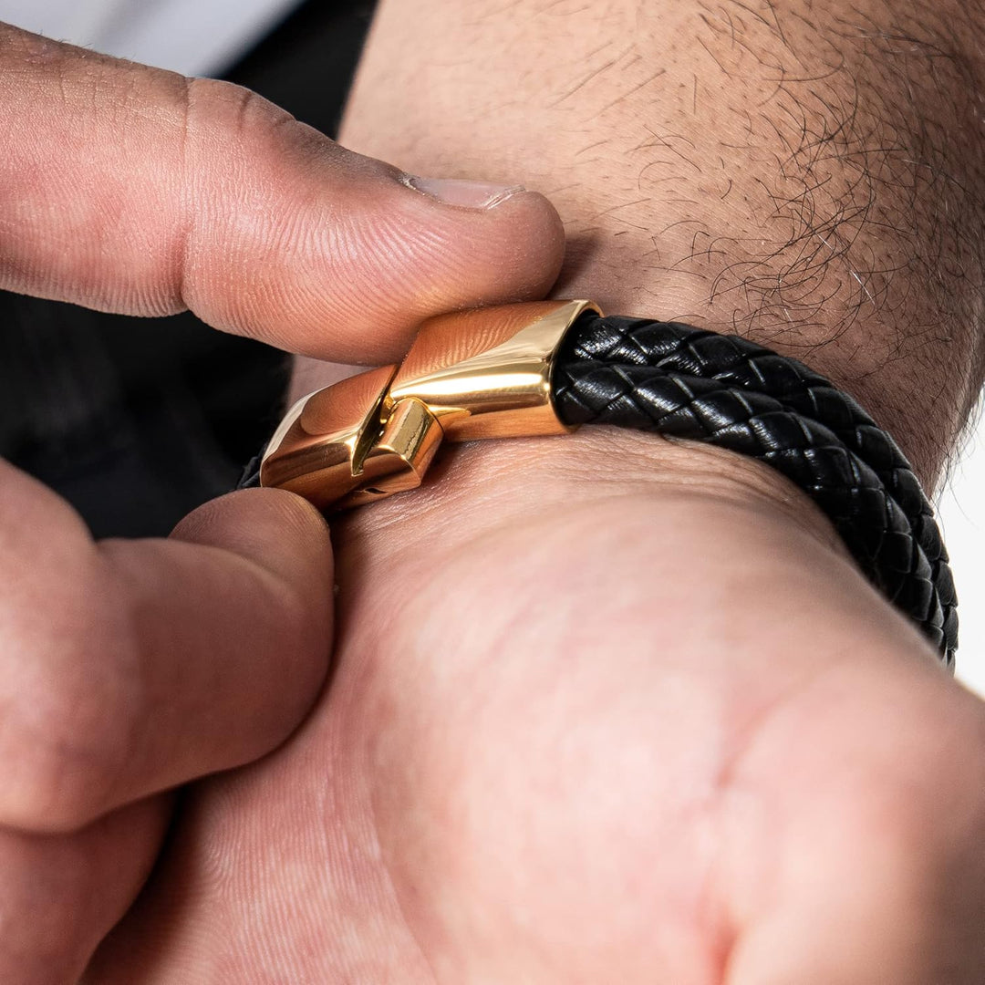 SERASAR Premium Lederarmband für Männer in Schwarz | Magnetverschluss aus Edelstahl in Schwarz, Silb