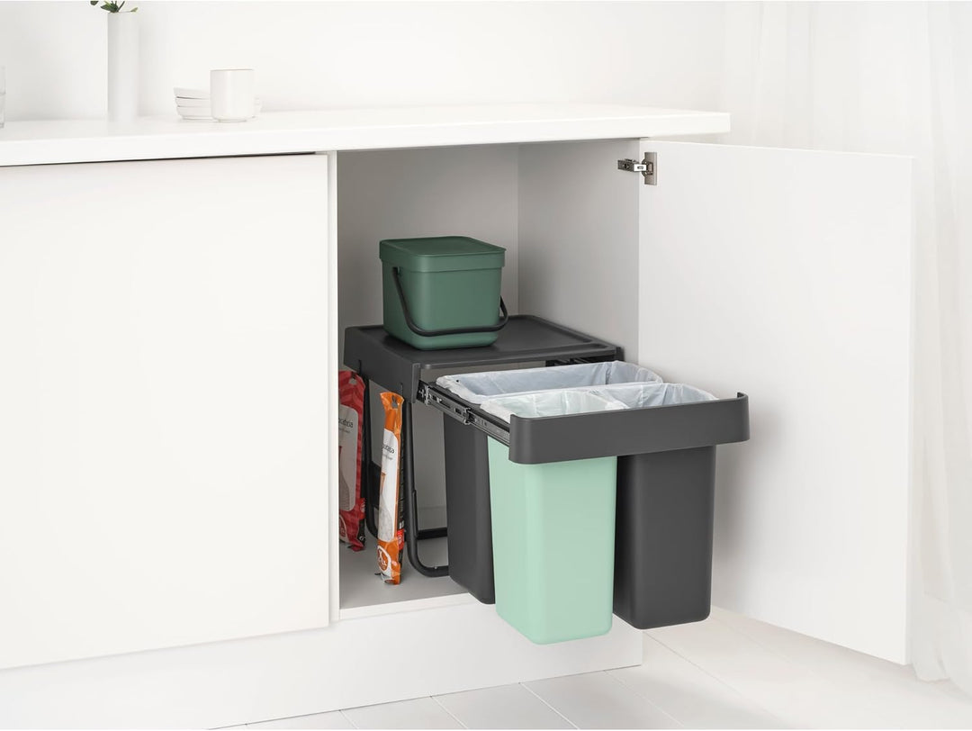 Brabantia Sort & Go Ausziehmülleimer | 10+10+20 l Einbaumülleimer für die Unterschranktür | Integrie