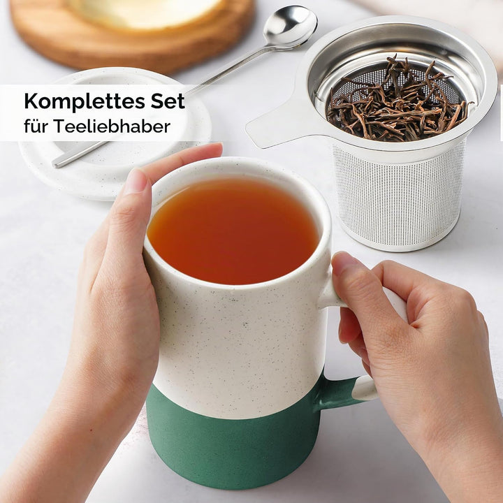 MIAMIO - Tee Tassen Set 2 x 500 ml mit Deckel und Sieb/Keramik Tee Becher mit Teeei und Löffel für d