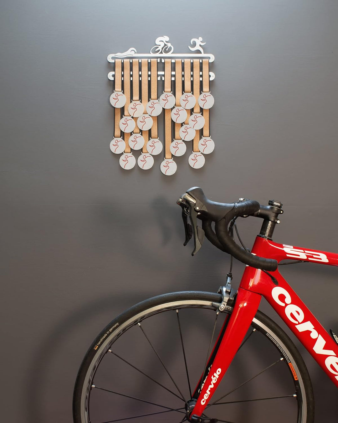 Triathlon Medaillenaufhänger - Triathlet Medaillen Display Gebürsteter Edelstahl - Ironman Medaillen
