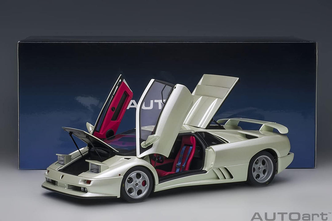 AUTOart Lamborghini Diablo SE30 JOTA weiss metallic Modellauto 1:18