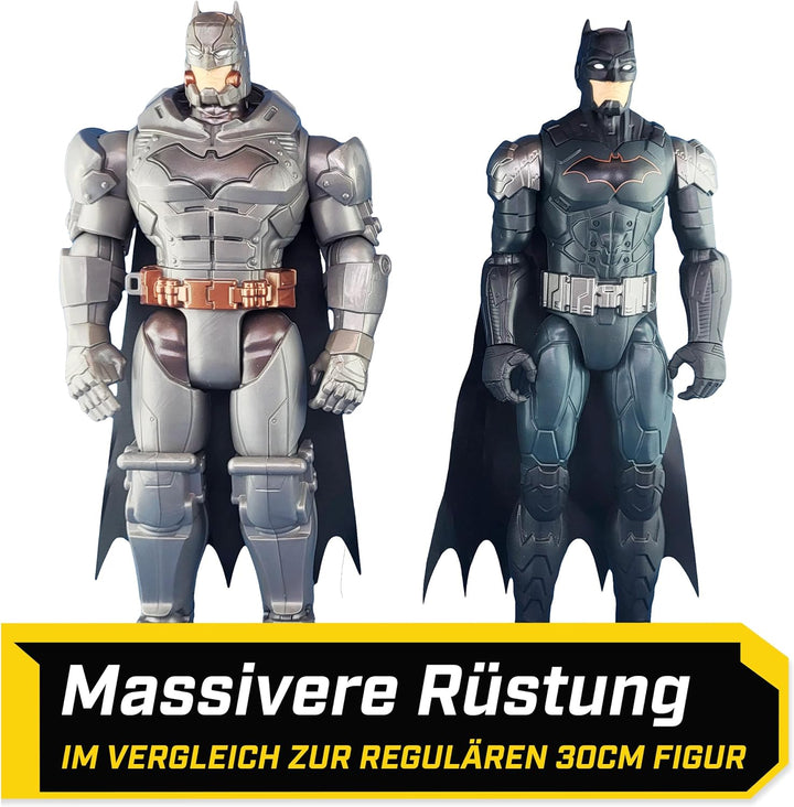 Batman 30cm Deluxe - Actionfigur mit Schlag- und Wurffunktion, 5 Ausrüstungsgegenständen, Licht- und