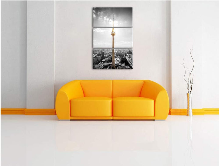 Berliner Fernsehturm am späten Nachmittag schwarz/weiss 3-Teiler Leinwandbild 120x80 Bild auf Leinwa