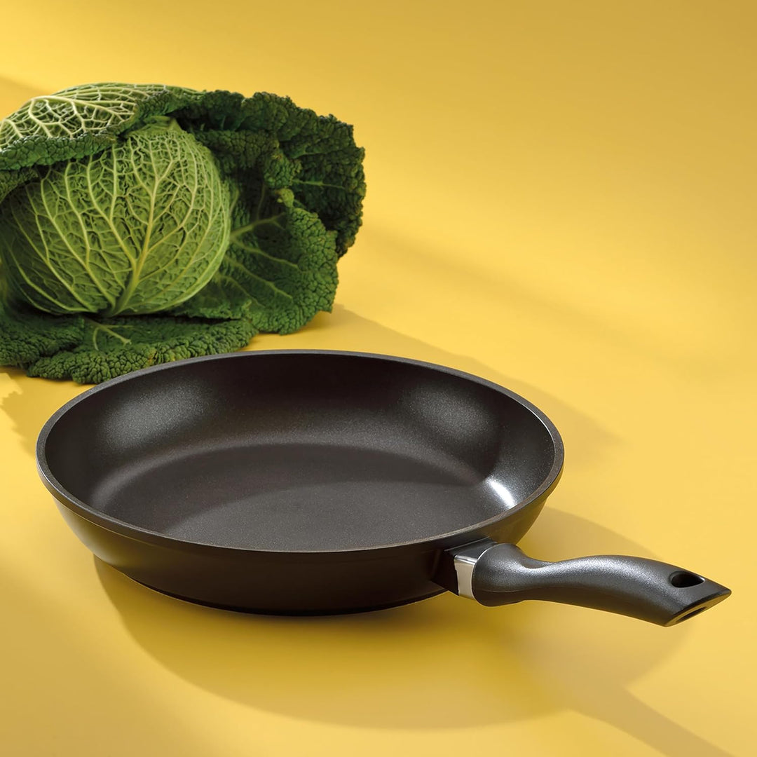Kela 15150 Bratpfanne, Antihaftversiegelung, Aluguss 5 mm, Induktionsgeeignet, 24 cm Durchmesser, Ke