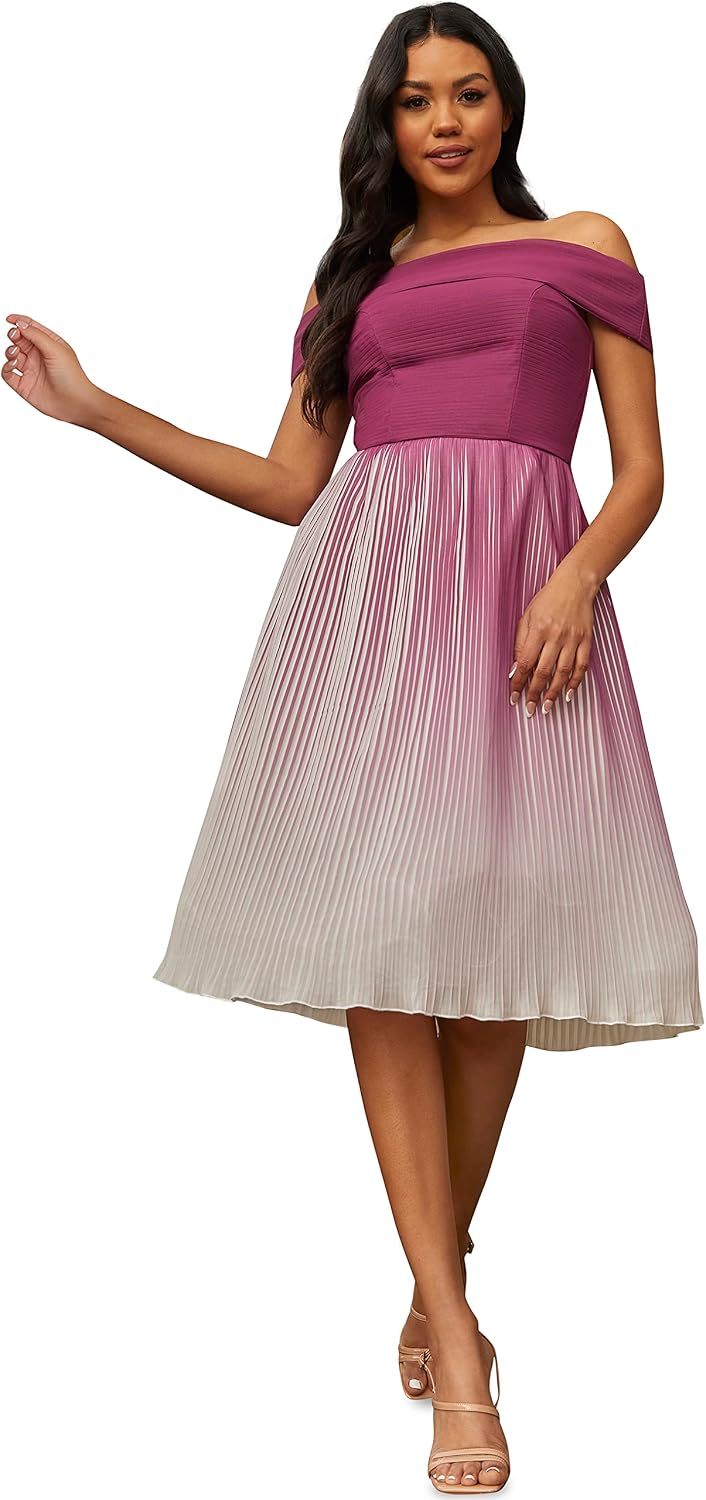 Chi Chi London Damen Bardot – Ombre – Plissiertes Midikleid in Berry Kleid 34 Beere, 34 Beere
