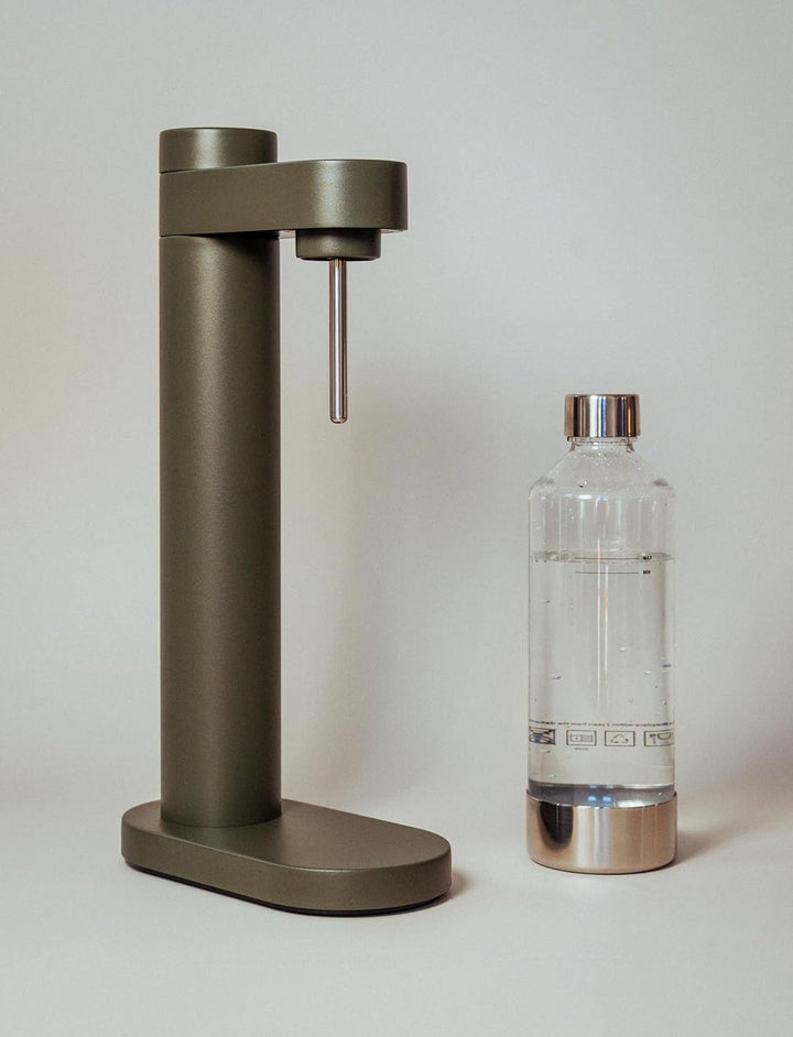 Stelton Brus Wassersprudler mit Flasche, Premium Carbonator für Wasser mit CO2 - Einstellbare Sprude