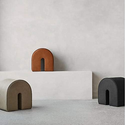 Kristina Dam Studio - Curved Pouf - Pouf/Hocker/Polsterhocker - Black - 42 L x 36 W x 42 H cm