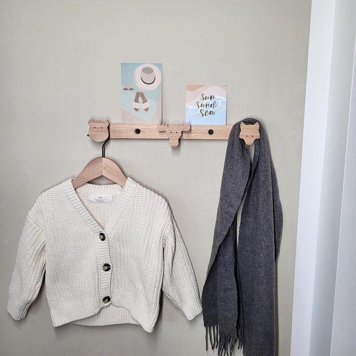 Kinder Garderobe aus massivem Eichenholz, Skandinavische Tiere, Wandgarderobe, Hakenleiste, Bilderle