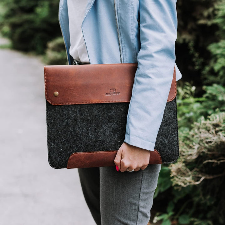 MegaGear MacBook-Tasche aus echtem Leder und Fleece,Laptop-Hülle für MacBook Pro und MacBook Air,14