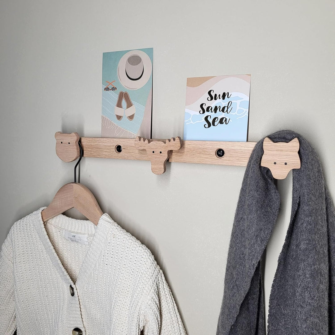 Kinder Garderobe aus massivem Eichenholz, Skandinavische Tiere, Wandgarderobe, Hakenleiste, Bilderle