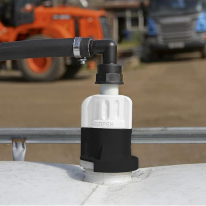Piusi SEC-Anschluss für AdBlue/DEF- und Wasserfässer mit 90° Ausgang und 3/4"-Schlauchhalter | F1545