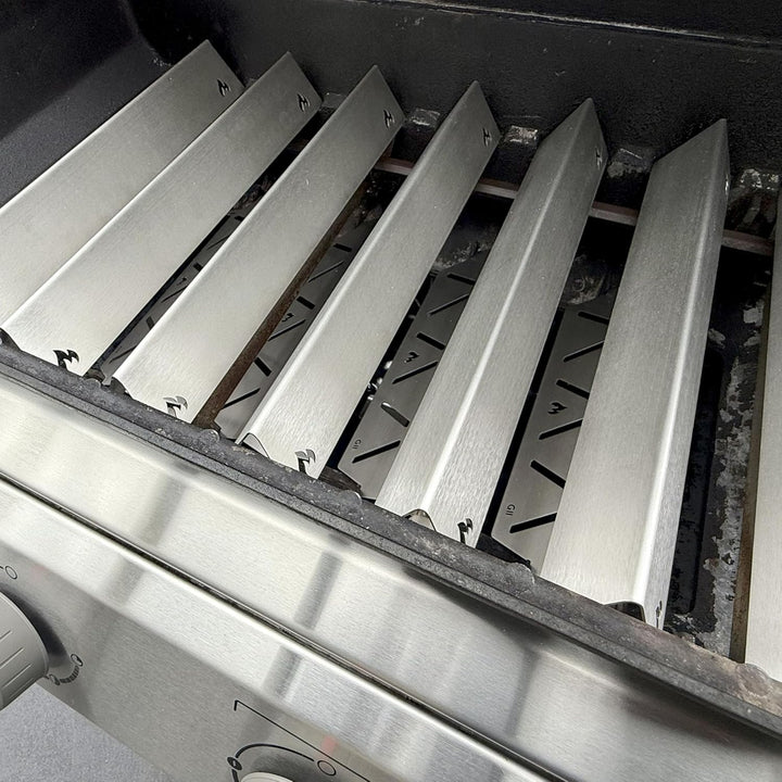 Grillrost.com Das Original Edelstahl Aromaschiene für Weber Genesis II 400er und 600er Baureihen (1