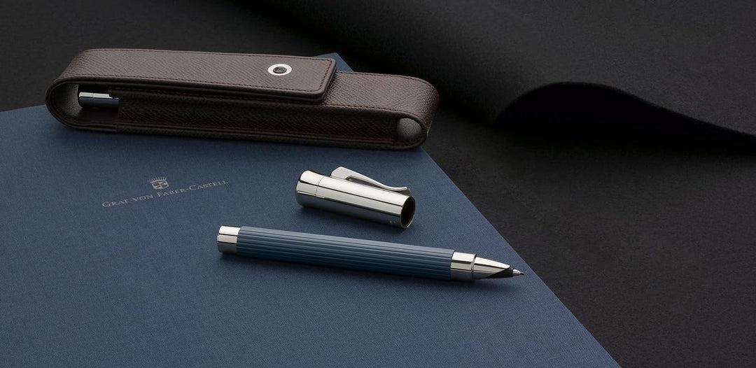 Graf von Faber Castell Buch GvFC mit Leineneinband A4 Blau