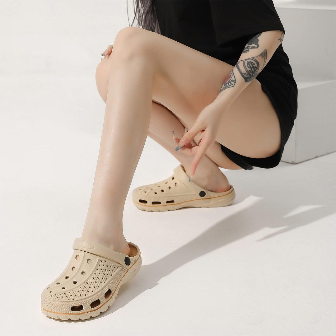 Unisex Clogs Pantoletten Sommer Hausschuhe Strand Sandalen Gartenschuhe mit Fussbett aus Weichem 38/