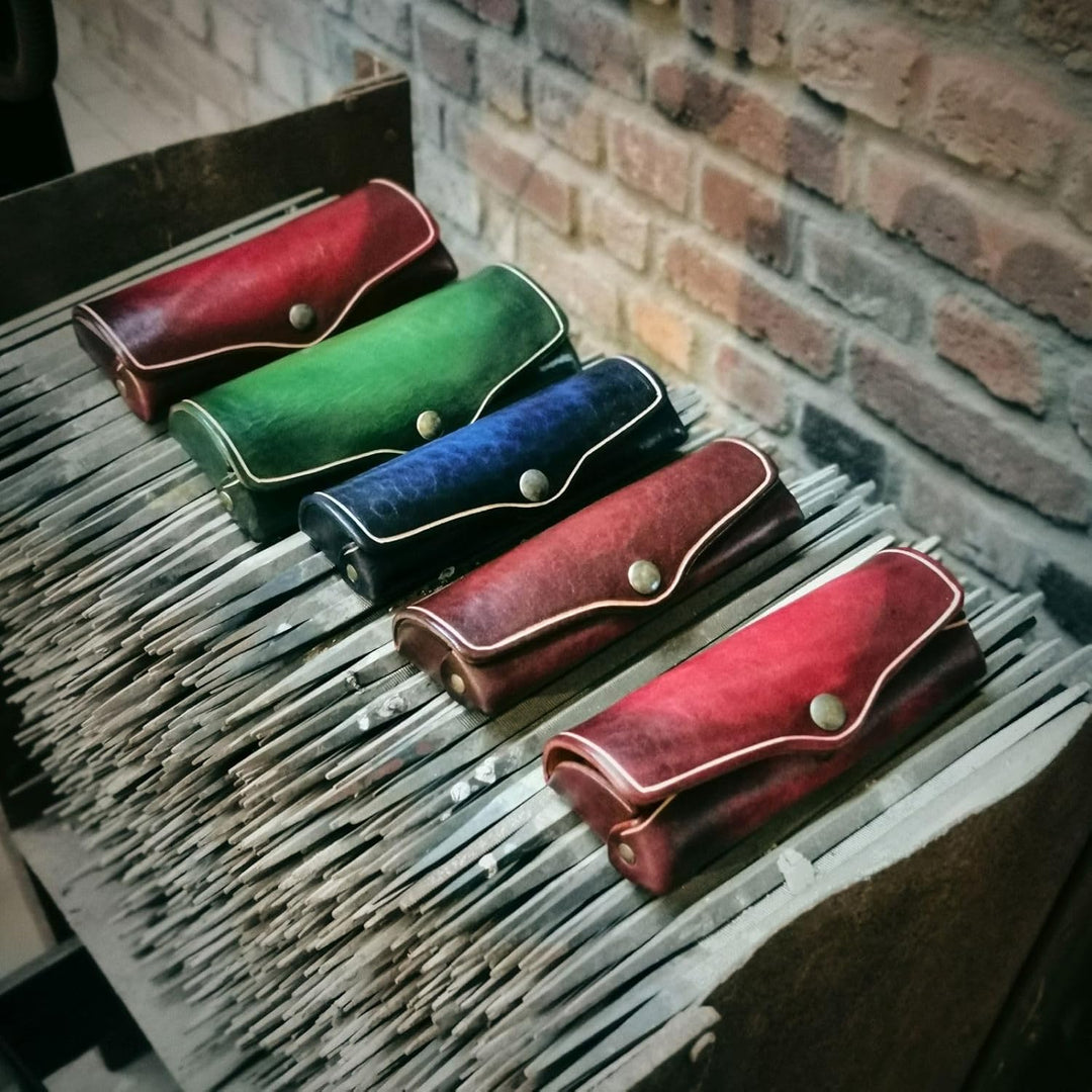 Mika Unisex Brillenetui Gross aus Echt Leder/Sattelleder, Etui für Brillen und Sehhilfen, Sonnenbril