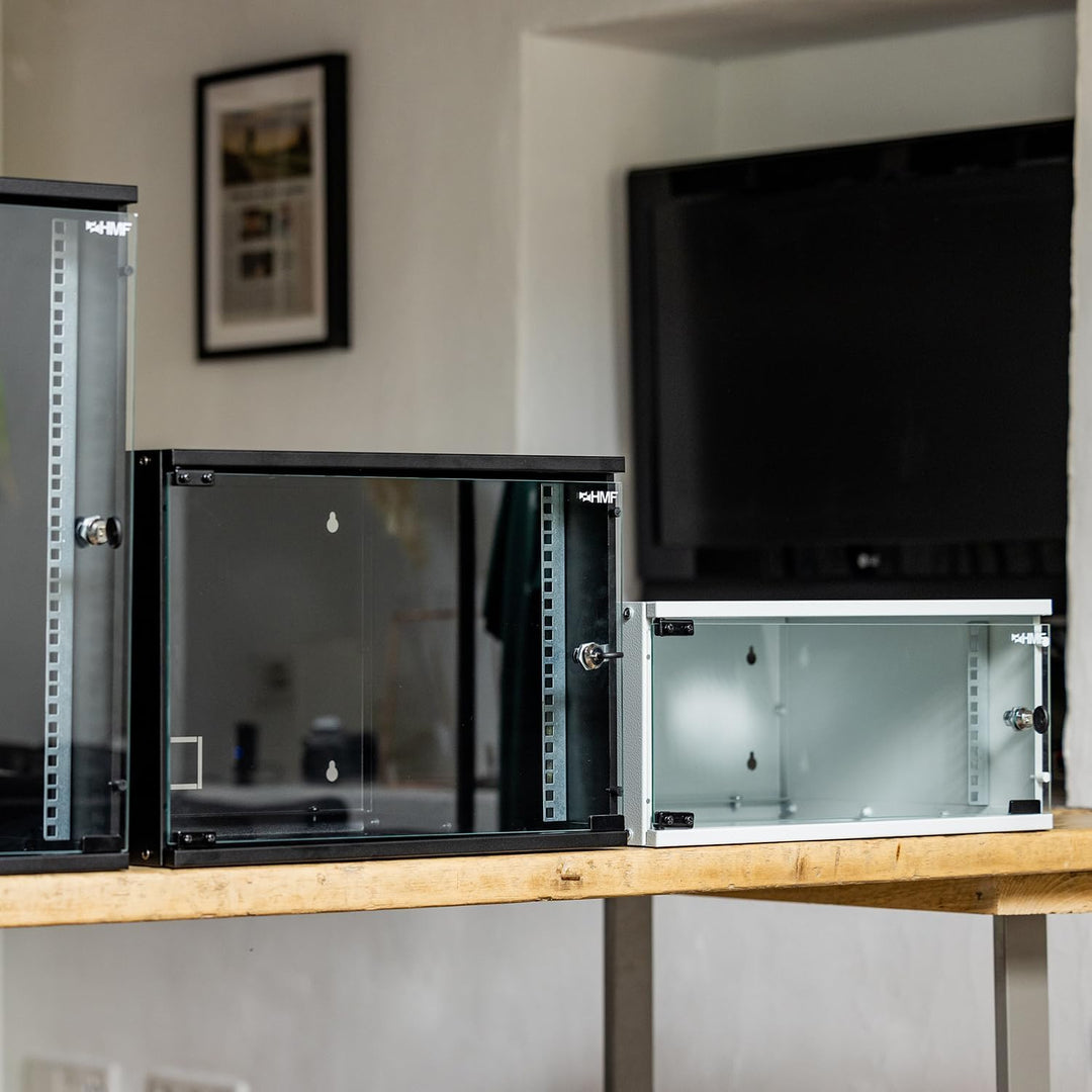 HMF 65704-02 Netzwerkschrank, Serverschrank 19 Zoll | 4 HE | 400 mm Tiefe | Glastür | Schwarz 4 HE S