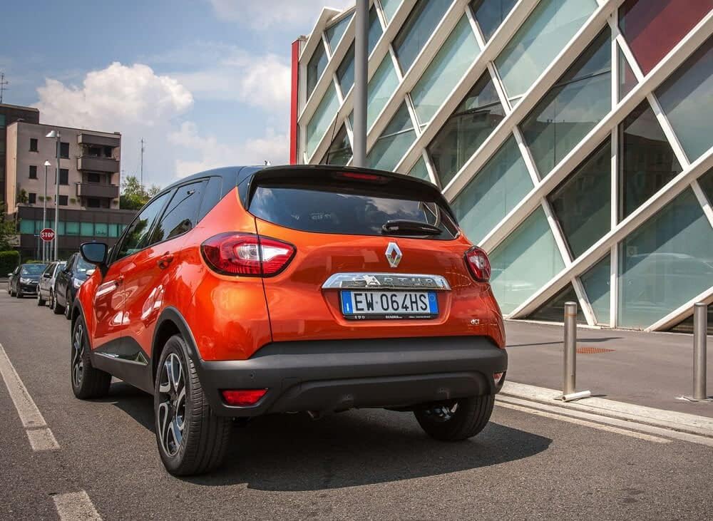 Fussmatten Captur I 2013-2019, passgenau, Absatzschoner aus verstärktem Gummi und Befestigungsknöpfe
