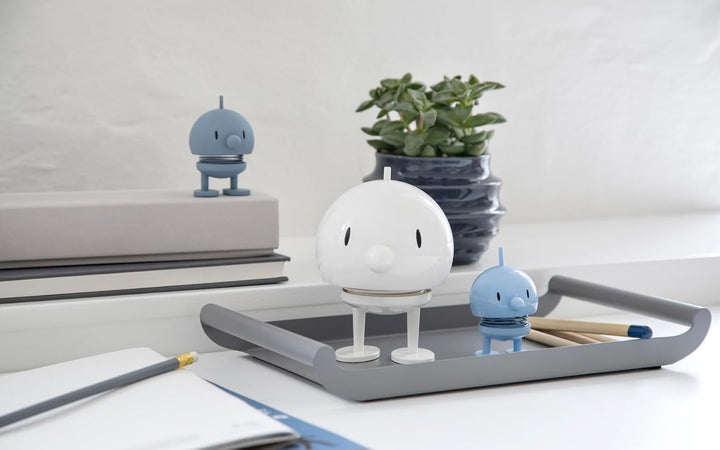 Hoptimist Bumble Wackelfigur & Glücksbringer, Skandinavische Deko Figuren für Wohnzimmer, Schreibtis