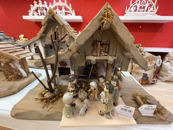 Riffelmacher & Weinberger Weihnachtskrippe Oberjettenberg - 40x19x24cm Krippenstall Holzkrippe | 780