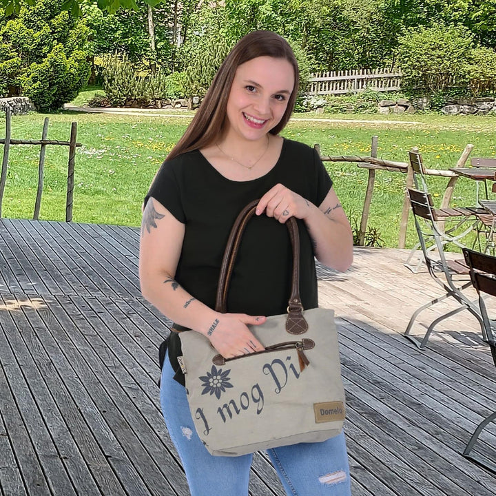 Domelo Damen Handtasche. Trachtentasche aus Canvas &amp; Leder. Schultertasche in Vintage Trachten Stil.
