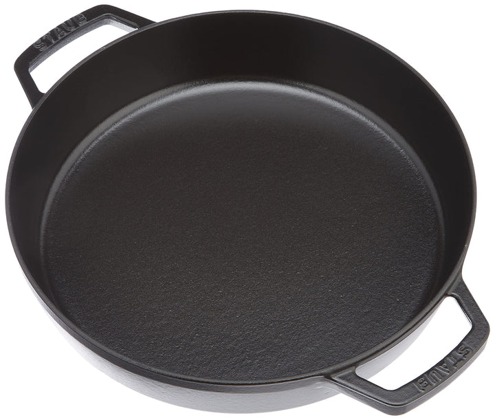 Staub Bratpfanne mit zwei Griffen, Induktionsgeeignet, Gusseisen, Schwarz, 26 cm,1 Einheiten Schwarz