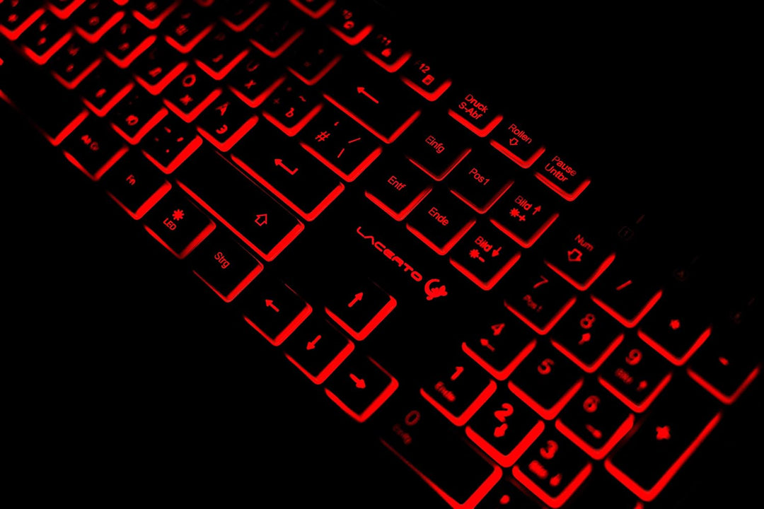 Lacerto® | Bilinguale Russisch-Deutsche beleuchtete Tastatur, USB, Spritzwassergeschützt, Deutsch +