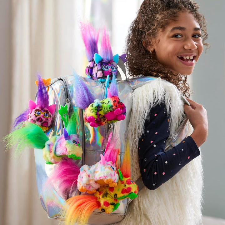 Furby DJ Furblets RAIN Bow bunt-gemustertes elektronisches Plüschspielzeug Macht Musik, Geräusche un