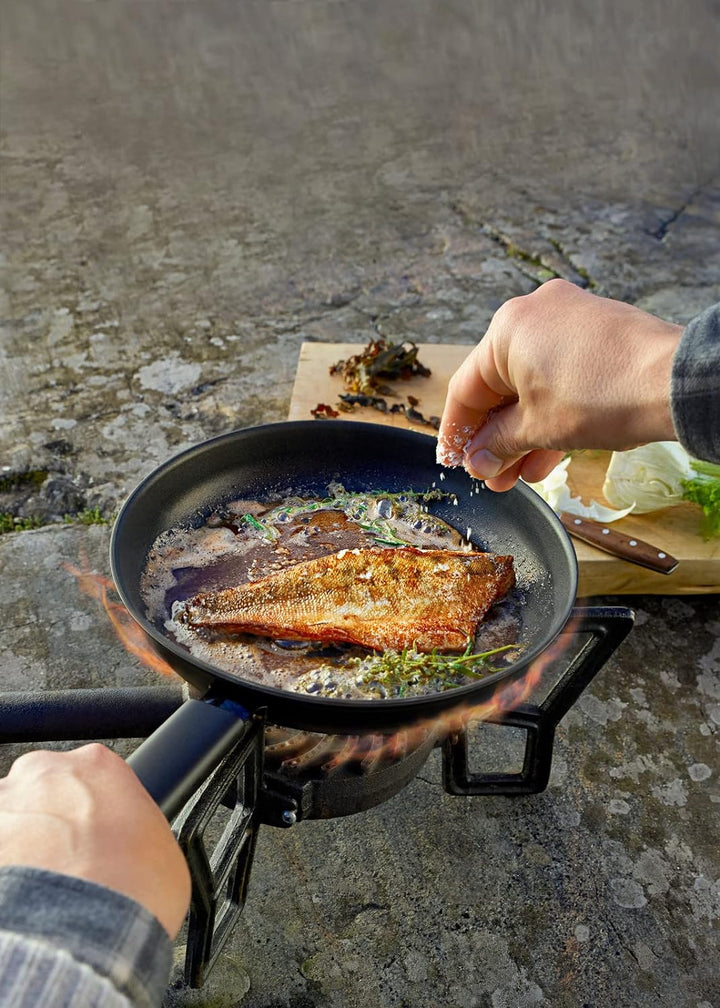 Fiskars Bratpfanne, Ø 24 cm, Für alle Kochfelder geeignet, Aluminium/Kunststoff, Kratzfest, Antihaft