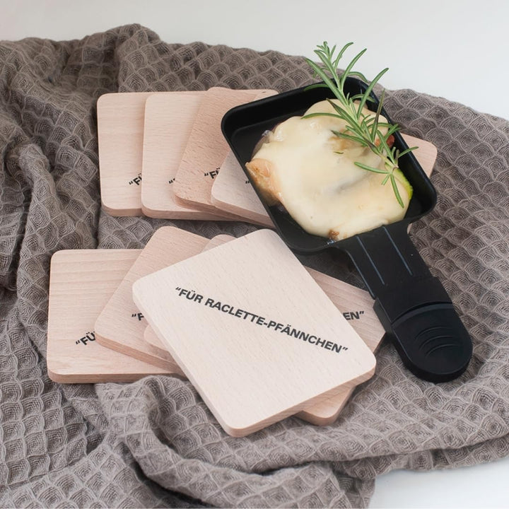 8X HOFMEISTER® Raclette Untersetzer Holz - für Pfännchen aus Holz, mit Aufdruck, schont Raclette-Pfä