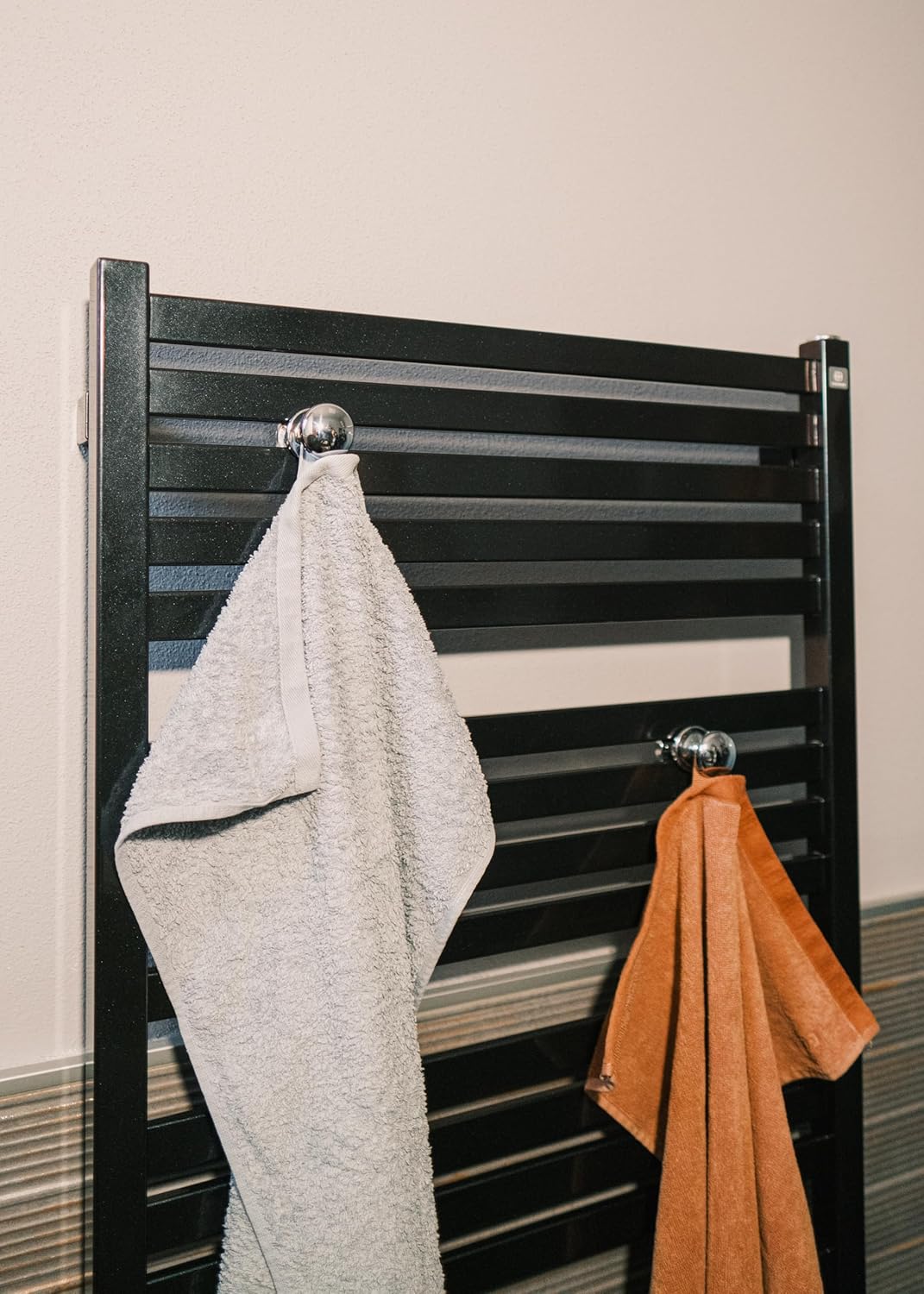 anapont Handtuchhalter Handtuchknopf Handtuchhaken Bademantelhalter für Heizkörper Badheizkörper 2er