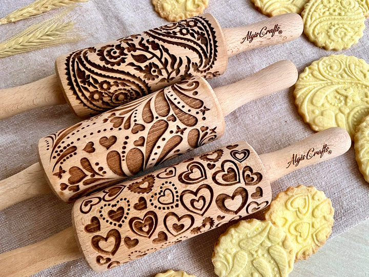 SCHÖNER TAG 3-er SET mit HERZEN, PAISLEY und FRÜHLING Muster. Nudelholz für hausgemachtes Gebäck. Nu