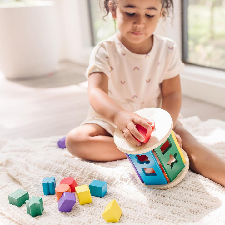 Melissa & Doug 19041 Rollbarer Formensortierer aus Holz (14 Teile) Match & Roll Shape Sorter, Match