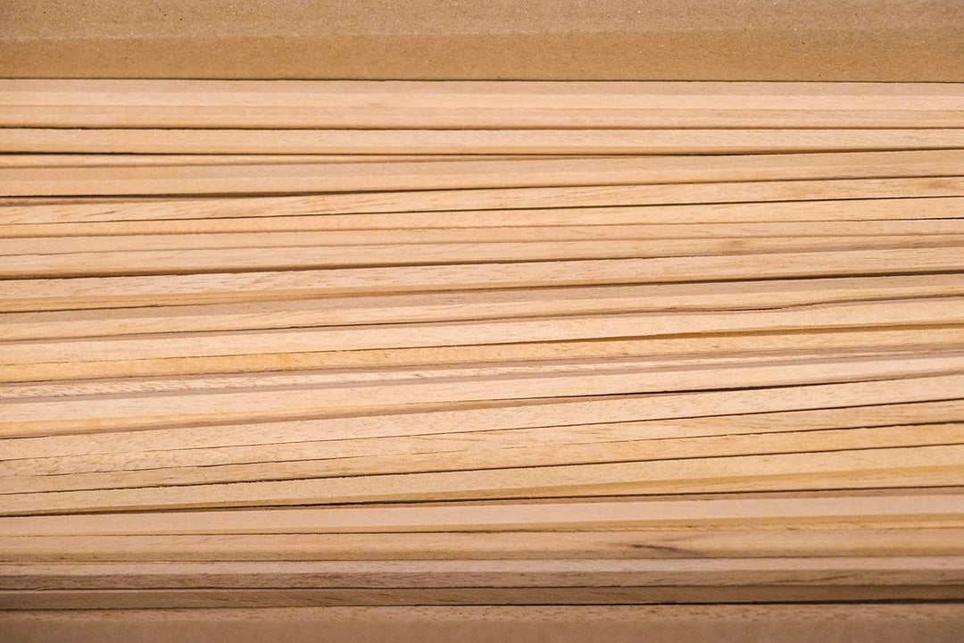 Quadratische Holzstäbchen / 40 x 0,5 x 0,5