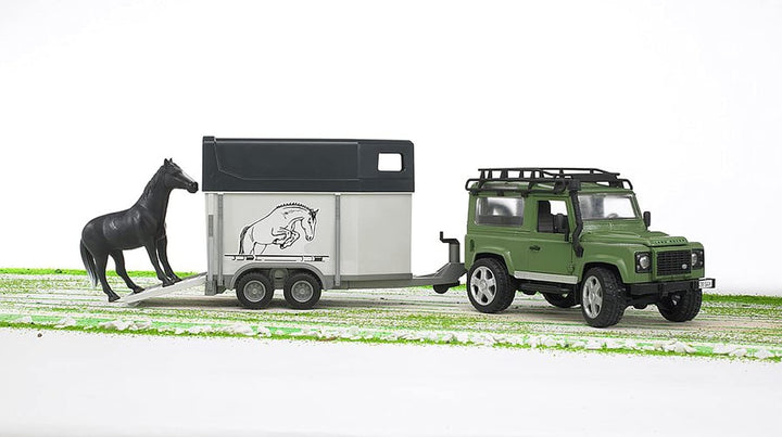 bruder 02592 - Land Rover Defender mit Pferdeanhänger & 1 Pferd - 1:16 Pick-up Geländewagen Jeep Hen