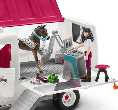 schleich 42439 Mobile Tierärztin mit Hannoveraner Fohlen , für Kinder ab 5-12 Jahren, HORSE CLUB - S