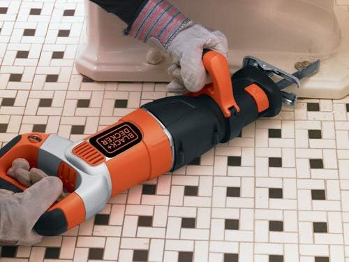 Black+Decker Säbelsäge (6 Geschwindigkeitsvorwahl-Stufen, 1050W, werkzeuglose Sägeblattaufnahme, erg