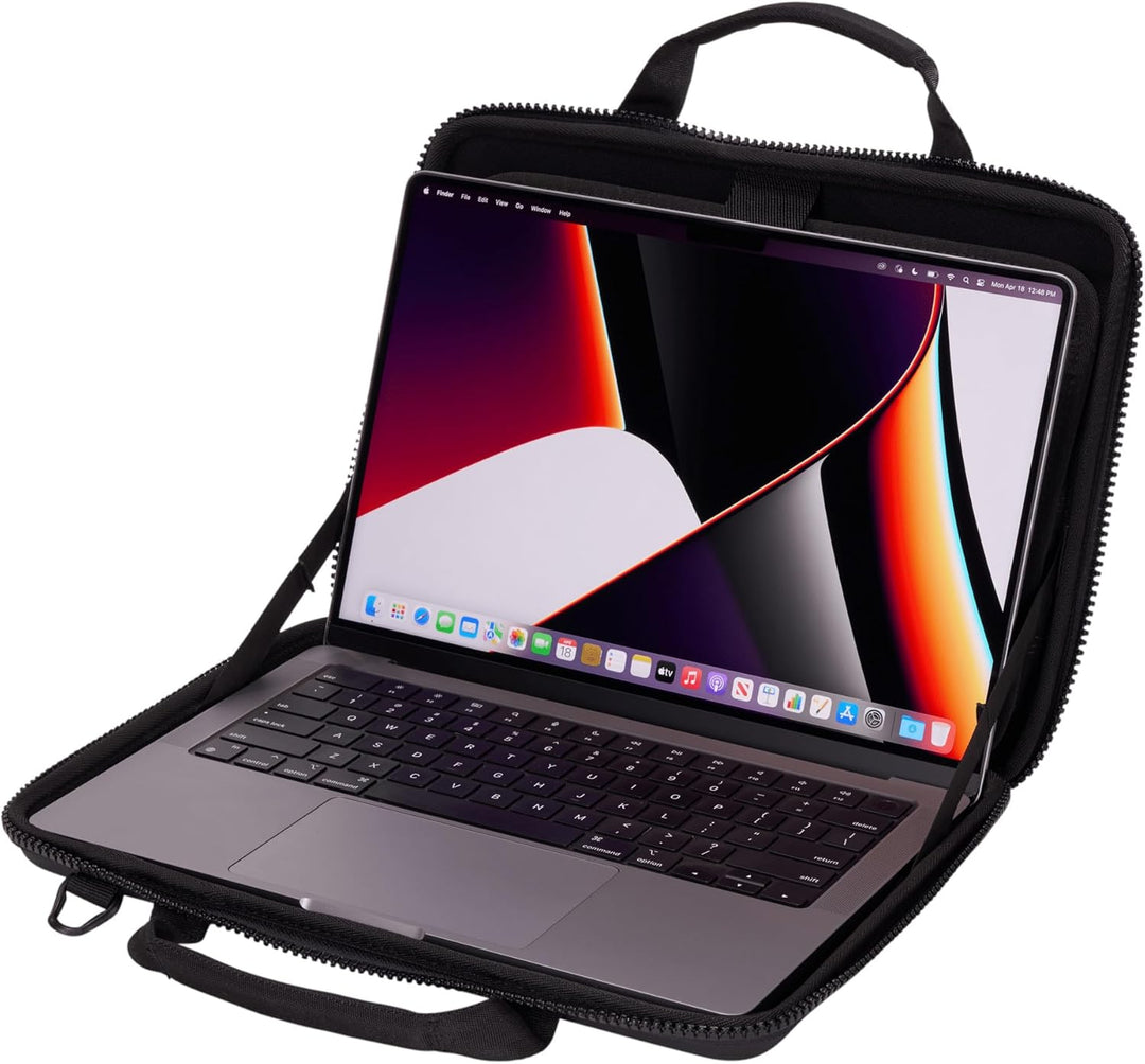 Thule Gauntlet Black 16" MacBook Pro