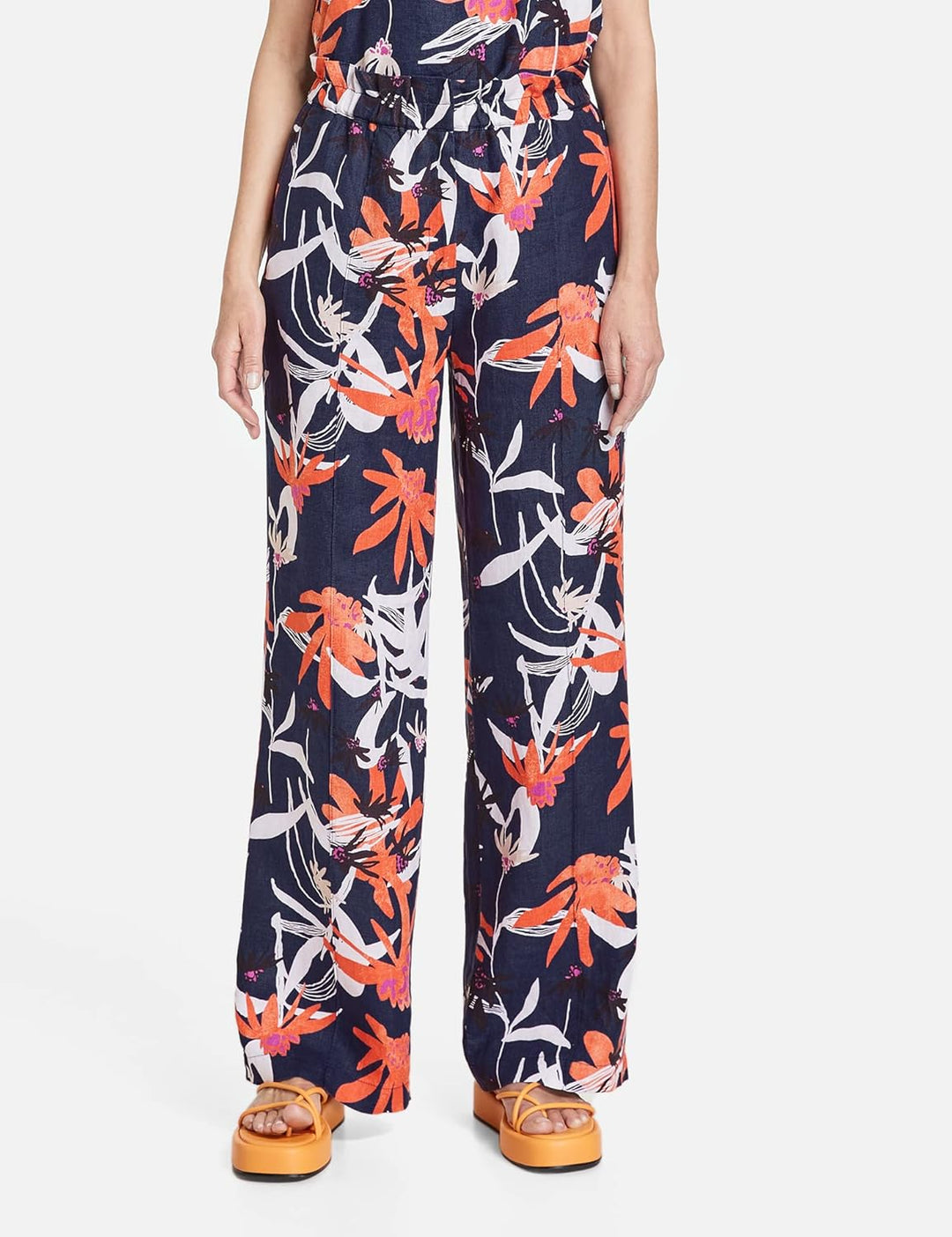 Gerry Weber Damen Gemusterte Leinenhose mit weitem Bein floral, Gemustert reguläre Länge 46 Blau/Rot