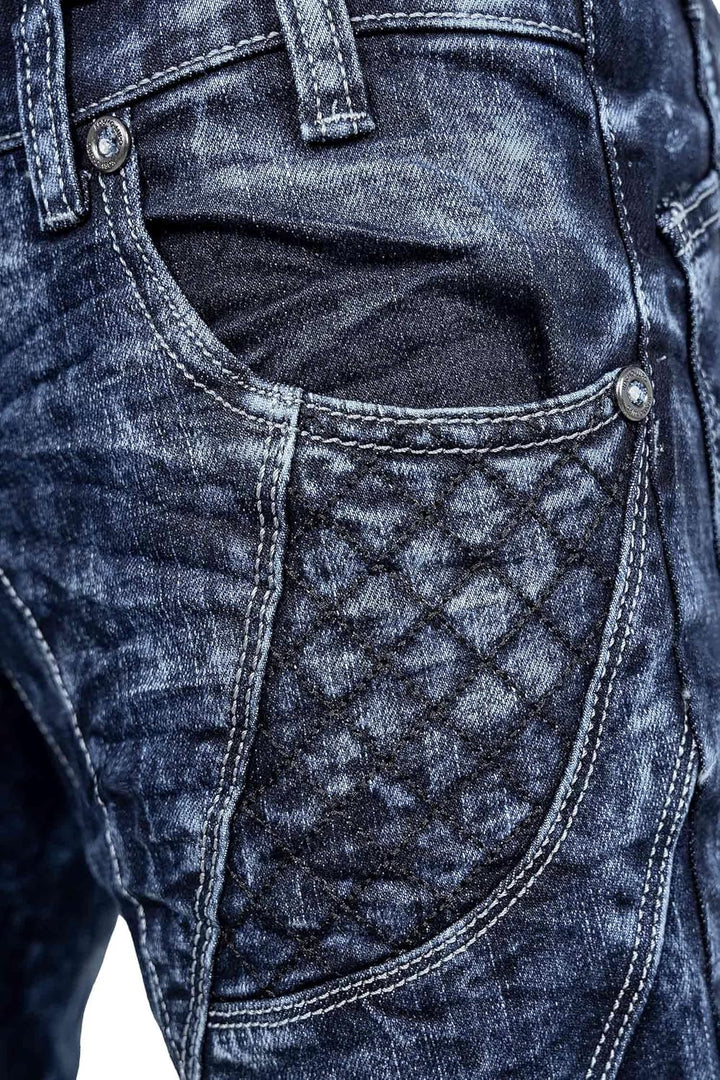 Herren Jeans – Extravagante Designer-Jeans mit Patchwork, Nieten & Kontrastnähten – Regular Fit, Den