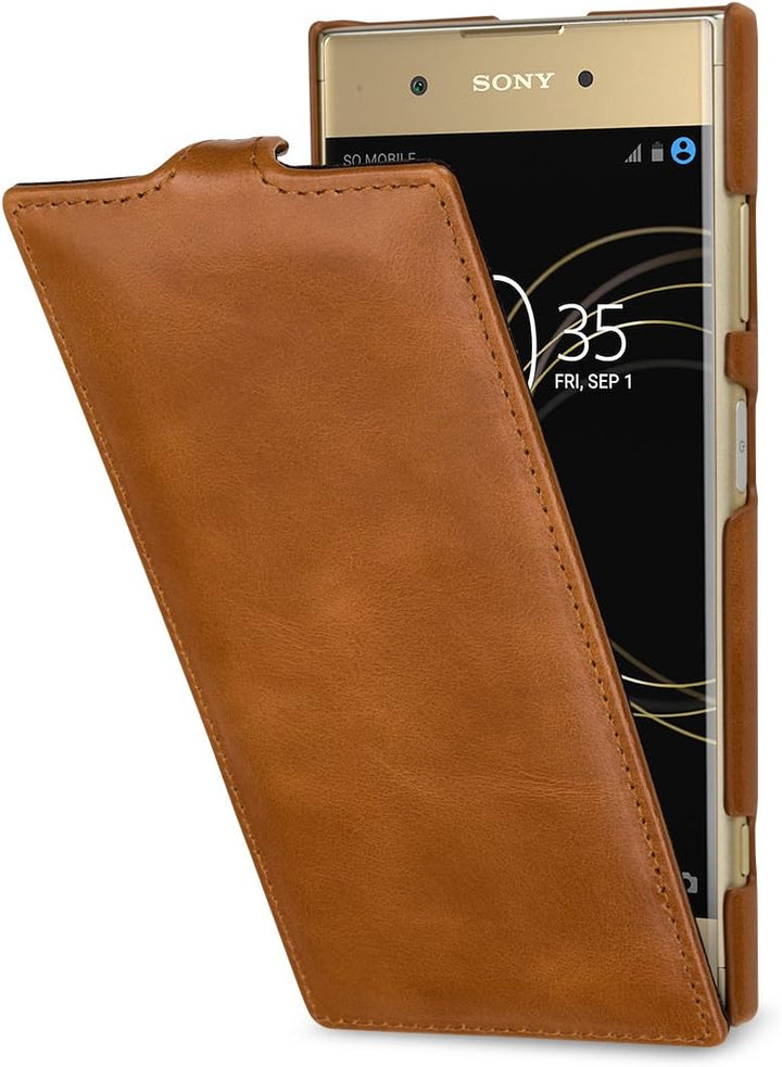 STILGUT Eder-Hülle kompatibel mit Sony Xperia XA1 Plus dünnes Flip-Case, Cognac, Cognac