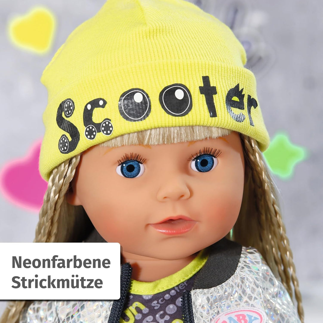 Baby Born E Scooter Outfit 43cm, Set für 43 cm Puppen mit Buntem Puppenkleid, Jacke und Mütze, 83767