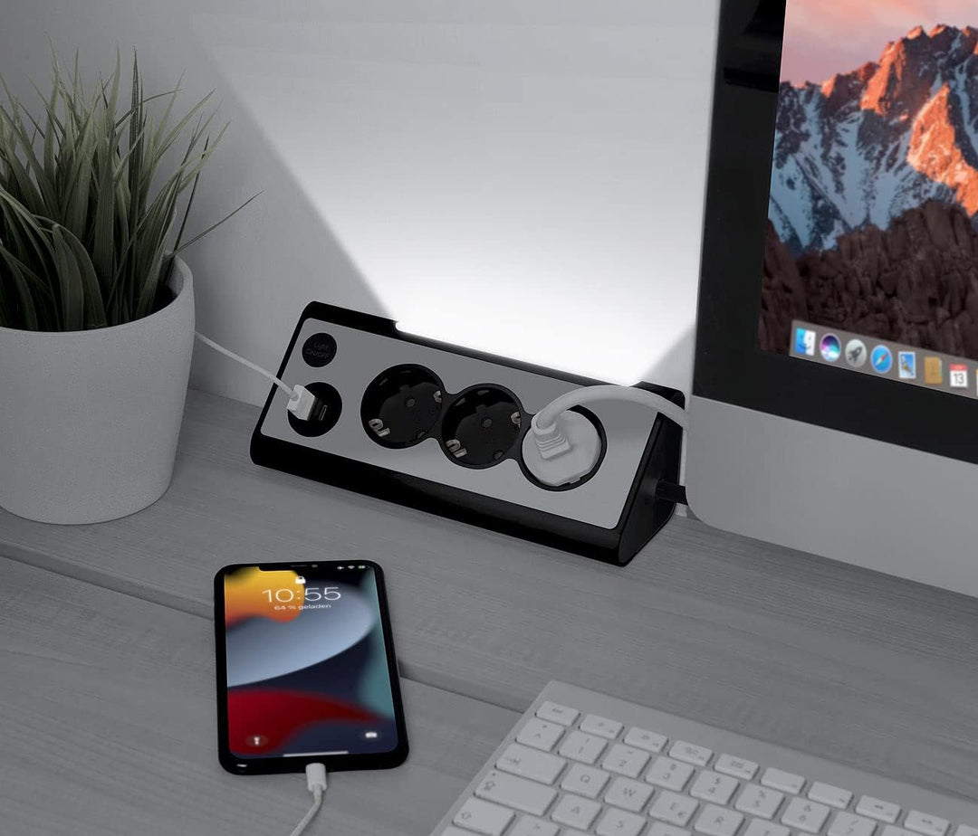 revolt Mehrfachstecker: 3-Fach-Steckdose mit LED-Nachtlicht, 1x USB A QC, 1x USB C PD, schwarz (Ecks