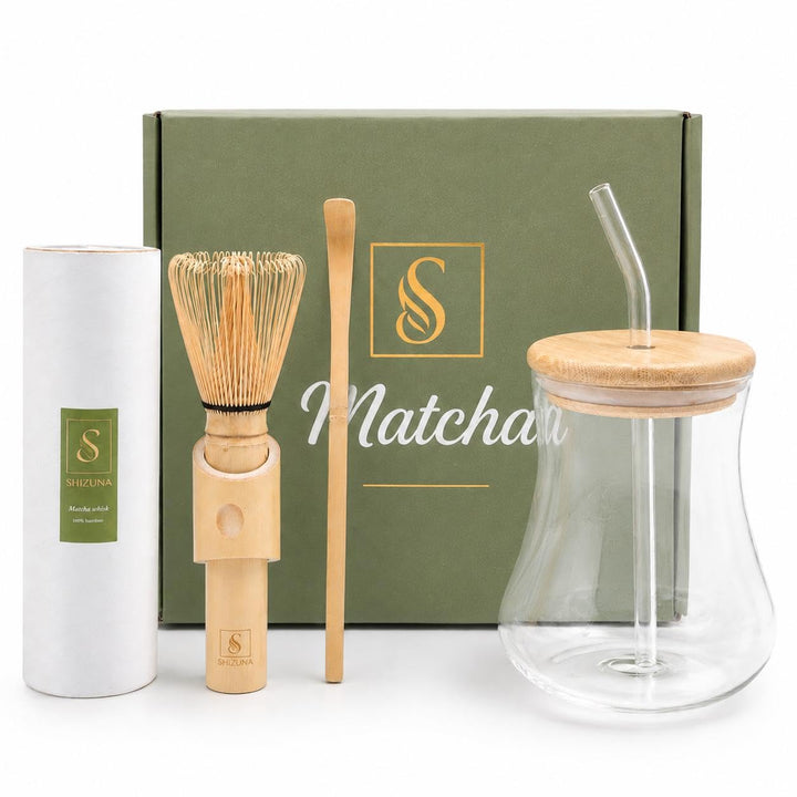Matcha-Set aus Glas Matcha Latte, 550 ml, mit Deckel aus Bambus & Glasstrohhalm – Schneebesen aus na