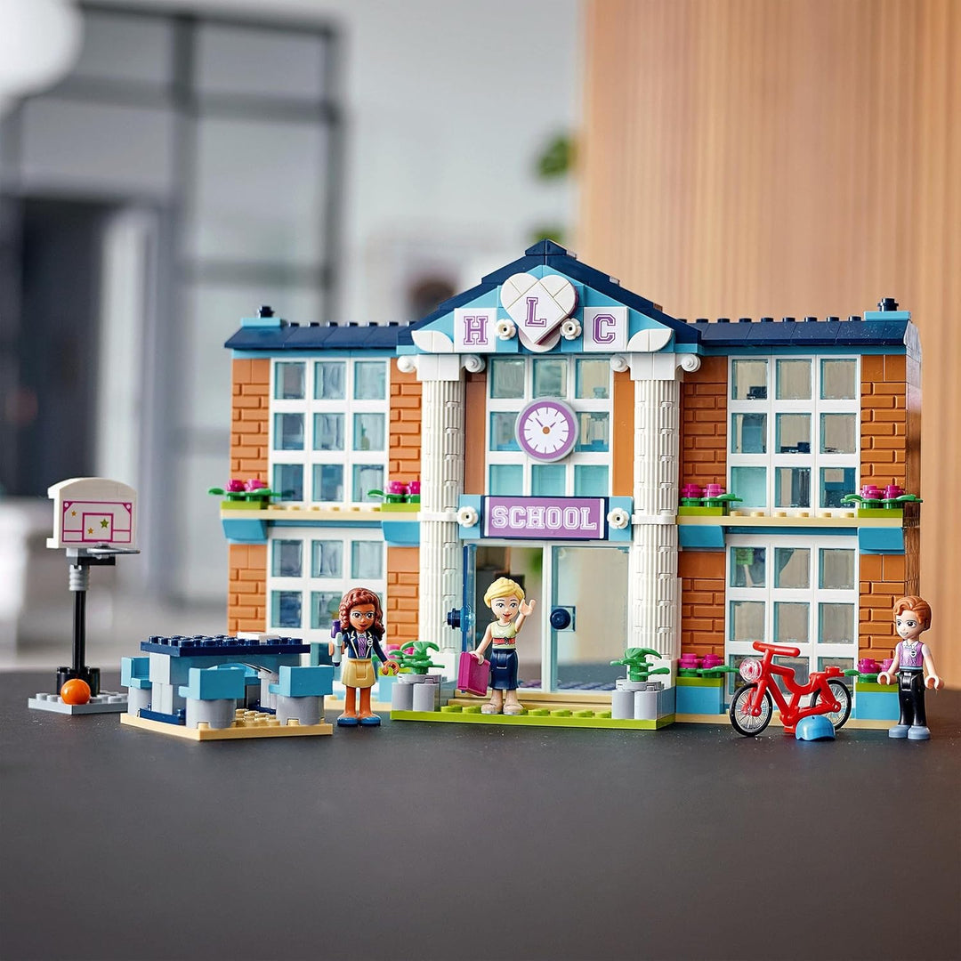 LEGO 41682 Friends Heartlake City Schule, Spielzeug ab 6 Jahre für Mädchen und Jungen mit Mini Puppe