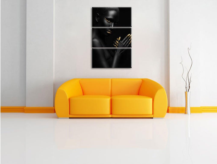 Pixxprint Frau mit goldenen Lippen / 3-Teilig/Gesamtmass 120cm Leinwandbild bespannt auf Holzrahmen/